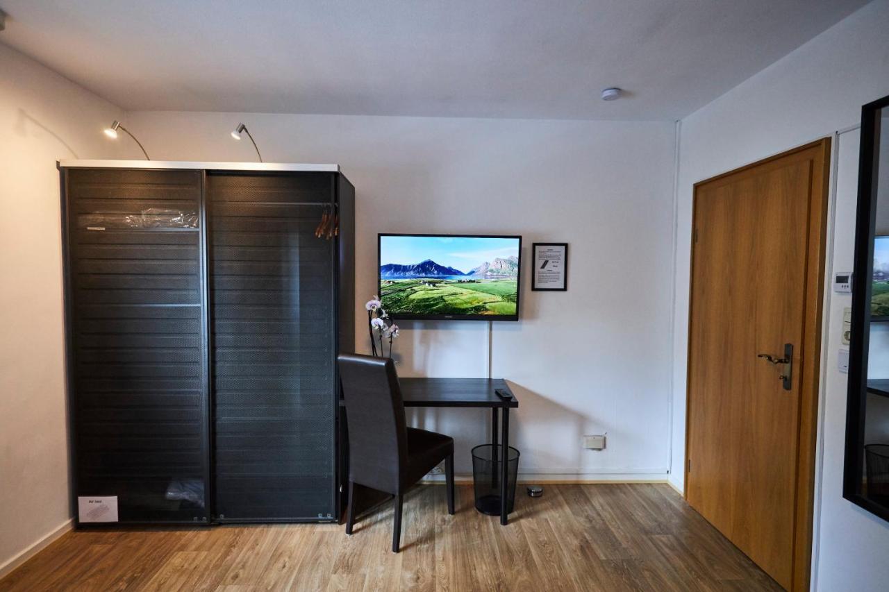 Rote Warte Grosszuegiges Apartment Nahe Frankfurt מראה חיצוני תמונה
