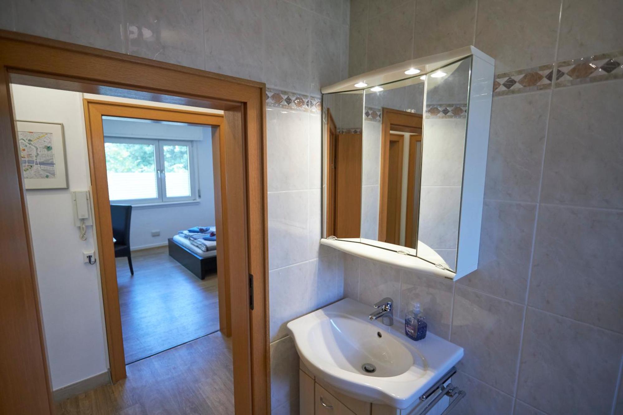 Rote Warte Grosszuegiges Apartment Nahe Frankfurt מראה חיצוני תמונה